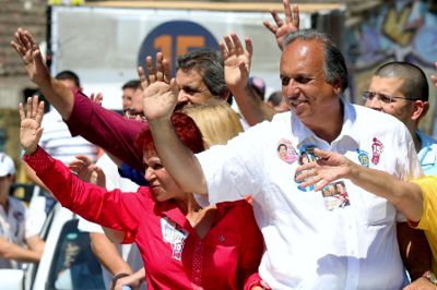 Pezão (PMDB) afilhado do ex-governador Sérgio Cabral é reeleito governador do Rio de Janeiro pezaão reeleito